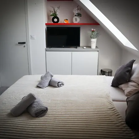 Bed & Breakfast Hradebni 16